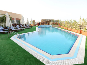 Cherry Maryski Hotel