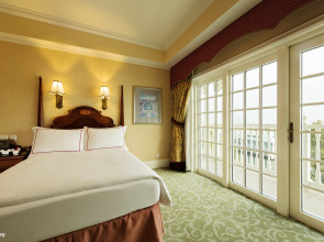 Hong Kong Disneyland Hotel