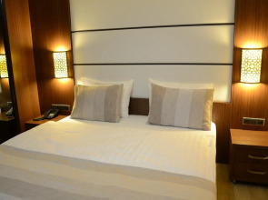 Safa Royal Museum Hotel