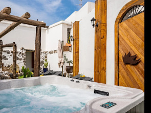 Aparta-Suite El Charco