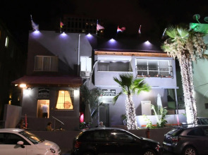 Crown Sea Apart hotel