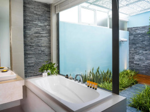 Sunrise Premium Resort Hoi An