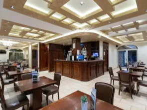 Garni Hotel Royal Crown