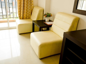 Sinsuvarn Airport Suite
