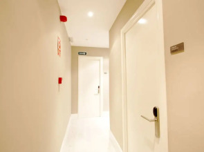 Hostal Express by gaiarooms