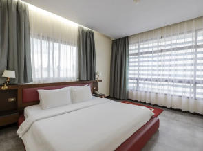 Pinnacle Lumpinee Park Hotel