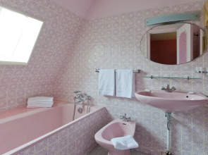 Hoy Paris - Home of YOGA