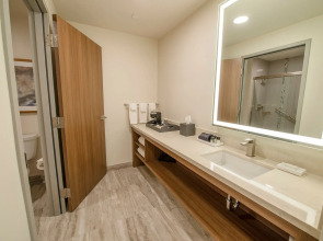 Legacy Resort Hotel & Spa