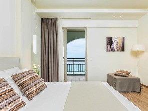 Ammon Zeus Luxury Beach Hotel