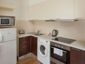 Escala Hotel & Suites