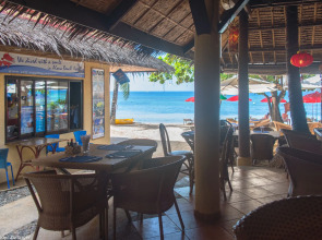 Alona Vida Beach Resort