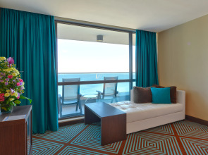 INTERNATIONAL Hotel Casino & Tower Suites