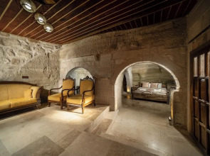 Azalea Terrace Cave Hotel