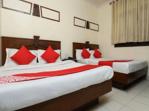 OYO 29389 Delhi Empire