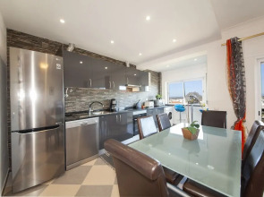 B17 - The Stunning Seaview Apartment