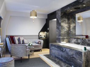 Hotel Lumen Paris Louvre