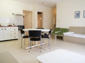 Huli Hotel & Apartments