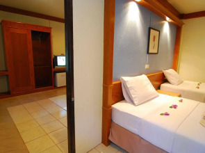 Lanta Nice Beach Resort