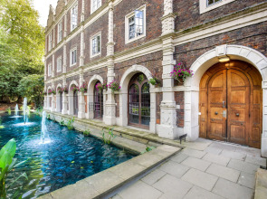 Safestay London Kensington Holland Park