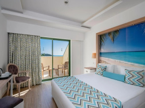 İz Flower Side Beach Hotel