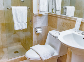 Crown Regency Courtyard Resort