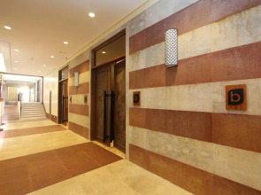 Crown Regency Courtyard Resort