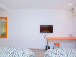 Pod Inn (Shanghai Ruijin Hospital Dapuqiao Metro Station)