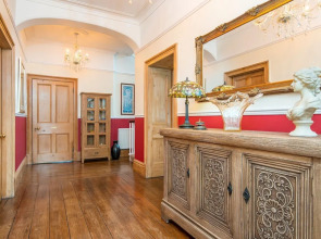 Llys Aeron Guest House