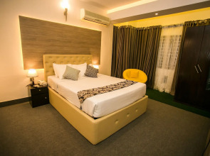 Hotel Tropical Daisy