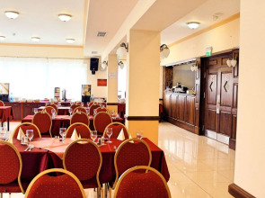 Fried Castle Hotel and Restaurant