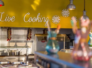 Nicholas Color Hotel