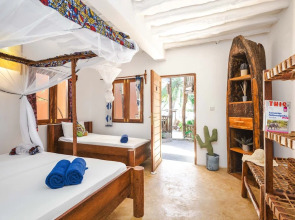 Shanuo Beach Bungalows