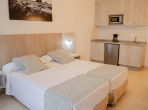 Klayman Olivina Aparthotel