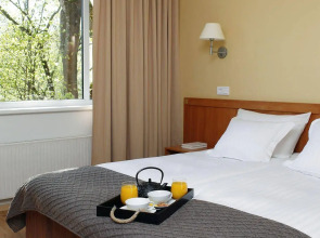 Oru Hub Hotel Tallinn — Handwritten Collection