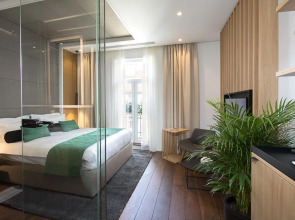 Dominic Smart & Luxury Suites Parliament