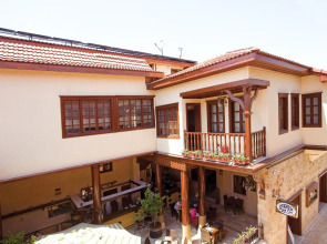 Cicerone Lodge Hotel