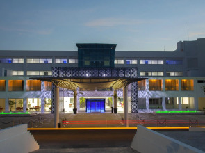 King Evelthon Beach Hotel & Resort