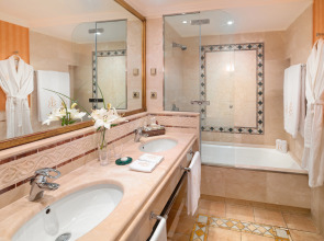 Gran Hotel Atlantis Bahia Real G.L.