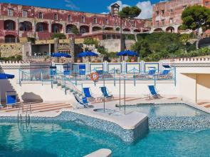Отель Royal Continental Hotel Naples