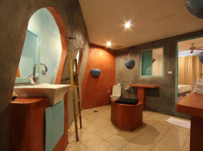 Pandora Lifestyle Hotel