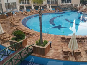 Курорт Meder Resort Hotel