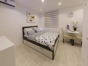 Appleline Apartments (Apple Studios & Rooms) 