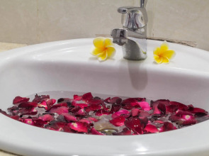 Fourteen Roses Beach Hotel