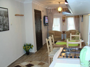 Tom Square Boutique Hotel