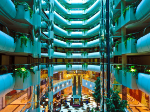 Royal Concorde Hotel & Suite