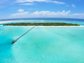 Holiday Island Resort & Spa