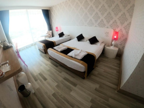 Raymar Resort & Aqua