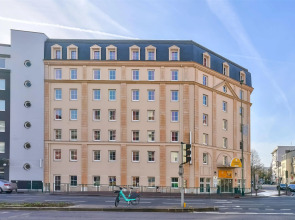 Premiere Classe Paris Ouest - Pont De Suresnes