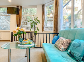 Апартаменты Счастье жить в центре Севастополя на ул. Большая Морская, д.41