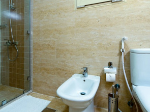 Magnum Hotel & Suites West Bay